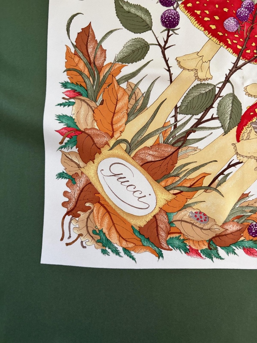 Gucci Silk Scarf Botanical Insect Floral Green Hand Rolled Made in Italy - Picture 8 of 11